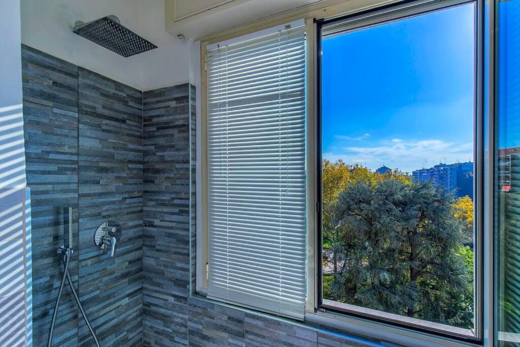 Charmy & Cozy Panoramic Flat 50M From M4 Stop ミラノ エクステリア 写真